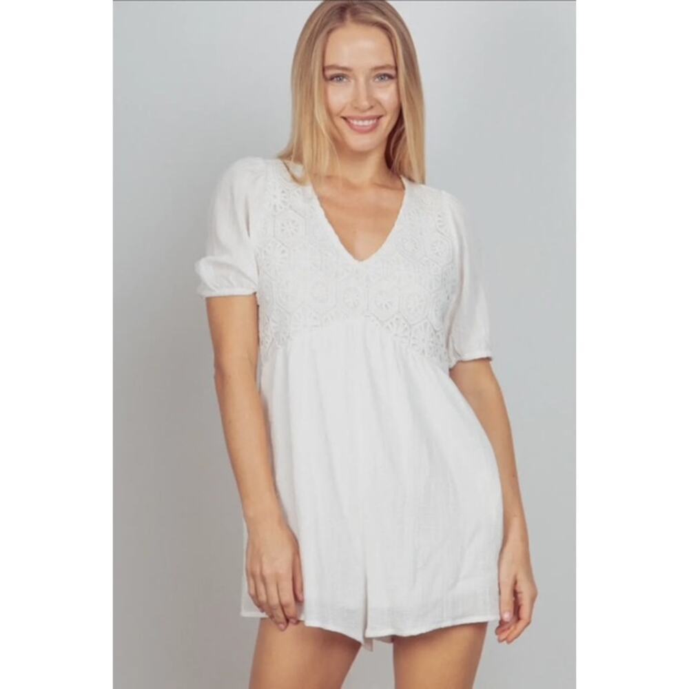 Very J - Lace Detail Puff Sleeve Solid Woven Romper - Small